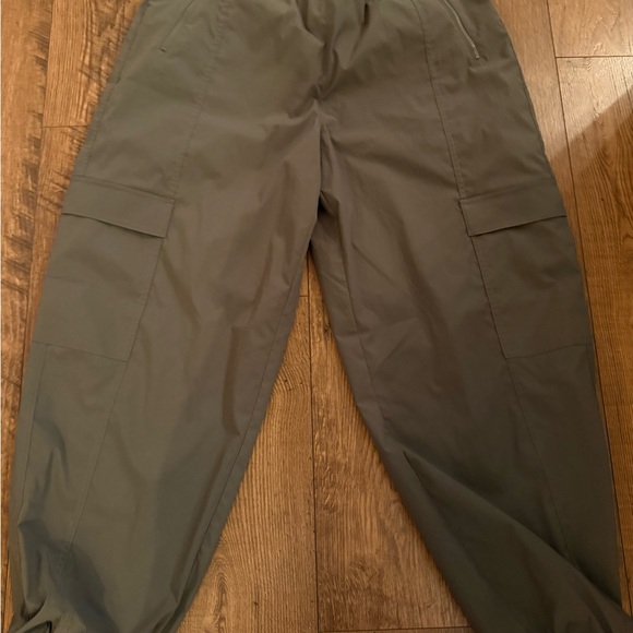 Athleta women’s joggers olive green workout - Picture 1 of 3